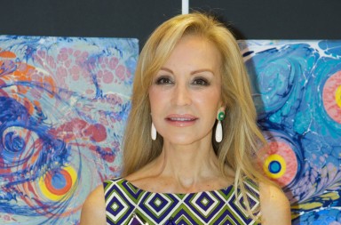 Carmen Lomana: «El pueblo me adora; los obreros me abrazan por la calle»