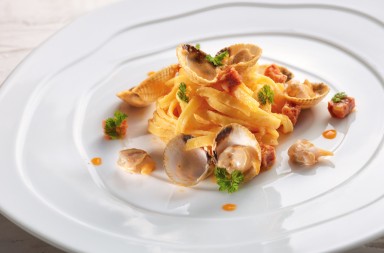 Pasta con chorizo y berberechos