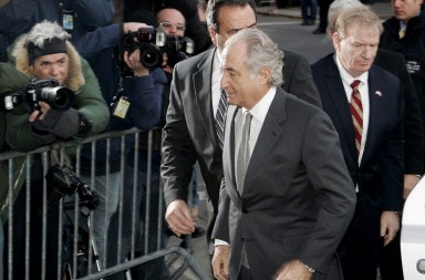 La nuera de Madoff: «Si viera a mi suegro, le escupiría en la cara»