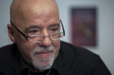 ‘Lenin desciende a los infiernos’, por Paulo Coelho