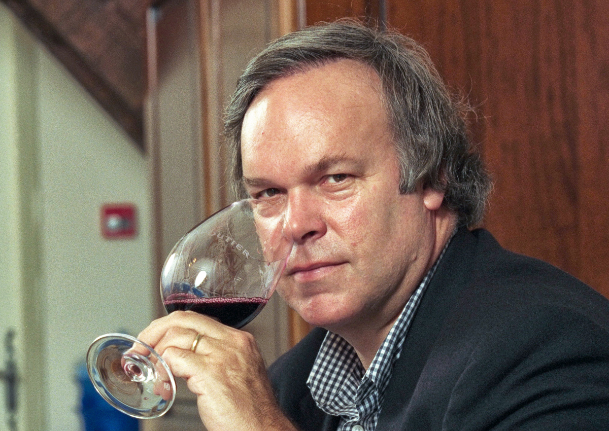06 Sep 1999, Tain-l'Hermitage, France, France --- Original caption: Robert Parker during a tasting session on winegrower Michel Chapoutier's estate. --- Image by © Raymond Reuter/Sygma/Corbis