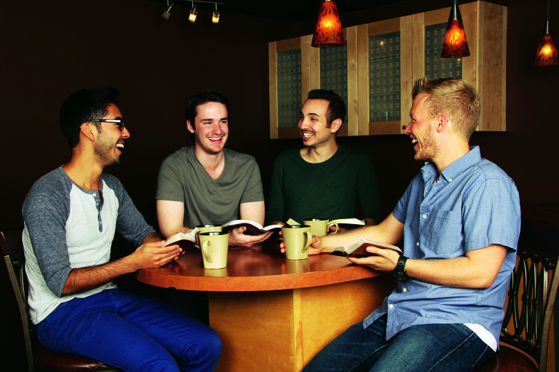 Amigos divirtiéndose