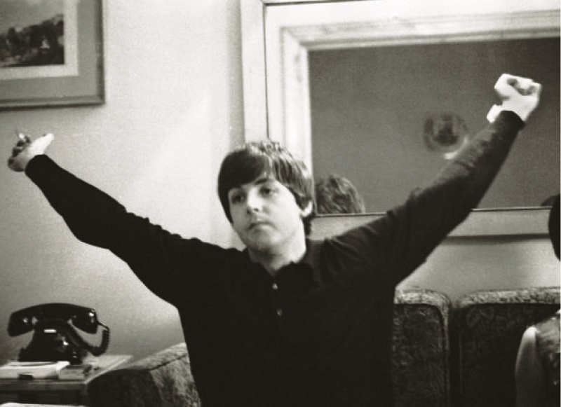 1435 portada Tronos 0 y FERRO.indd