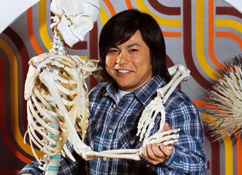 Óscar Reyes. «Los españoles somos tan racistas como los nigerianos o los latinos»