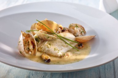 Pescado Merluza con mejillones y almejas