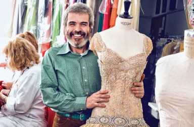 Lorenzo Caprile: «No me molesta que me llamen ‘el costurero de las niñas pijas'»