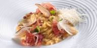 Risotto de pasta con hongos y jamón