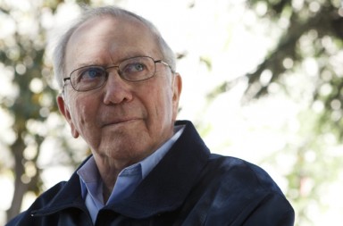 Noah Gordon. «La bomba atómica me salvó la vida»