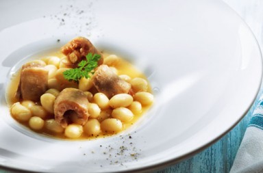 Pochas con rabo de cerdo