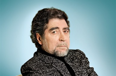 Joaquín Sabina. «Vivo en paz con los hombres y en guerra con mis entrañas»