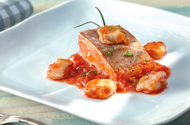 Bacalao y cocochas con tomate