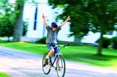 Seis cosas arriesgadas que debe dejarles hacer a sus hijos