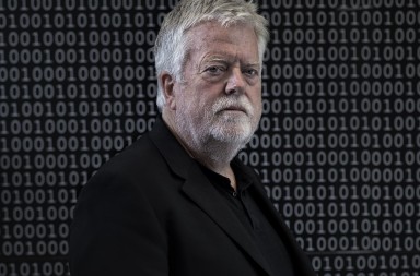 Stephen Heppell: «En el 2030 nos reiremos de muchas cosas de los colegios de hoy»