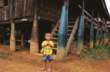 Las bombas sin explotar en Laos llevan décadas matando y mutilando