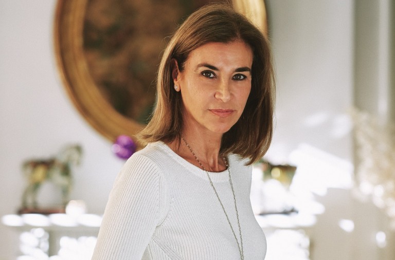Carmen Posadas: «Me tuve que tomar un ‘gin-tonic’ para escribir una escena de mi nueva novela» Carmen Posadas: «Me tuve que tomar un ‘gin-tonic’ para escribir una escena de mi nueva novela»