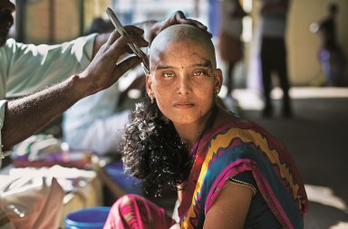 Donaciones de pelo en la India: el negocio de la fe