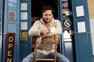 Juan Diego Botto: «Hace diez años era impensable un presidente más a la derecha que Bush»