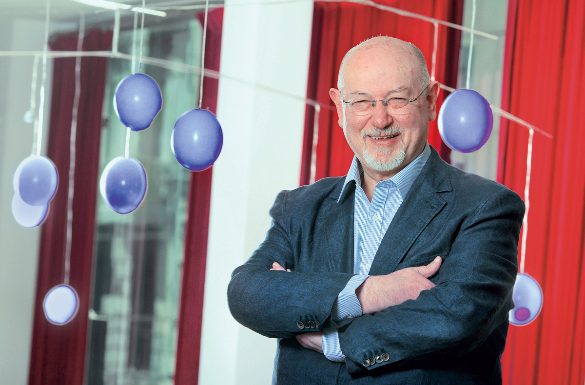 Juan Eslava Galán: «Karl Marx le hizo un hijo a su criada y se lo endosó a Engels»