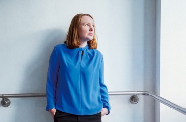 Paula Hawkins: «Tras mi éxito con ‘La chica del tren’ noto la presión y no es agradable»