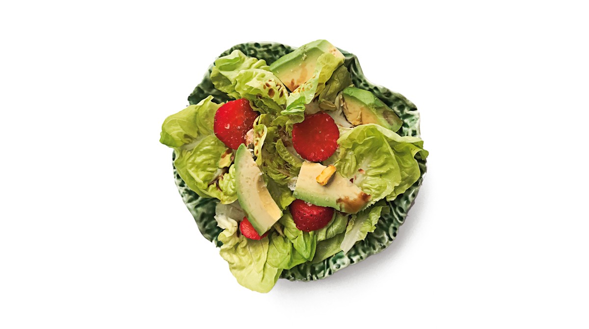 ensalada con fresas y aguacate