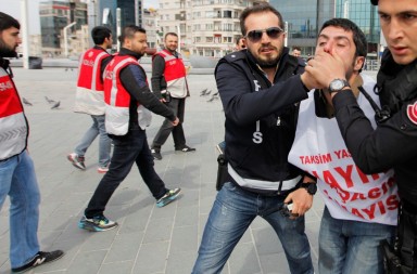 Turquía: periodistas en busca y captura