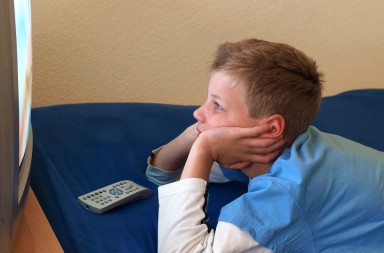 ¿Es malo ver la tele de cerca?