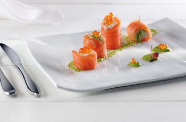 Rollito de salmón con crema de queso