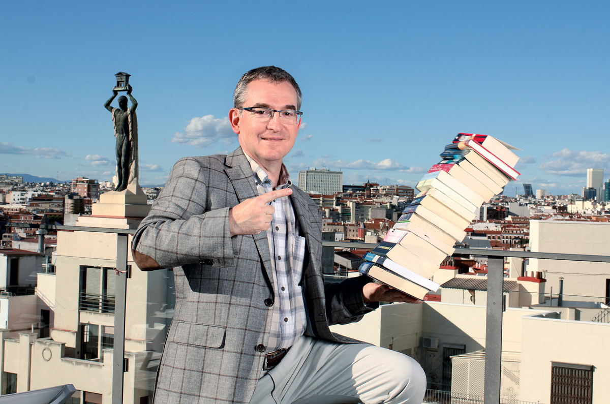 Santiago Posteguillo: «Hay alumnos que se leen mis libros para hacerme la pelota la víspera del examen…»