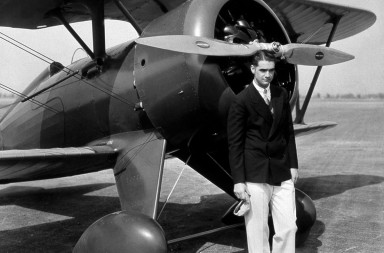 La desconcertante vida de Howard Hughes: multimillonario, corrupto, excéntrico, drogadicto, maltratador…