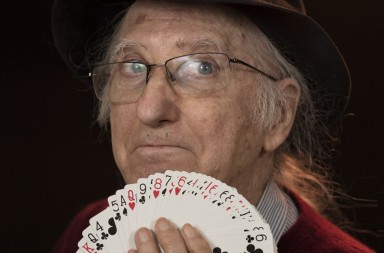 Tamariz: «Dentro de 30 años tendré 105. Una edad estupenda, pero saldré poco…»