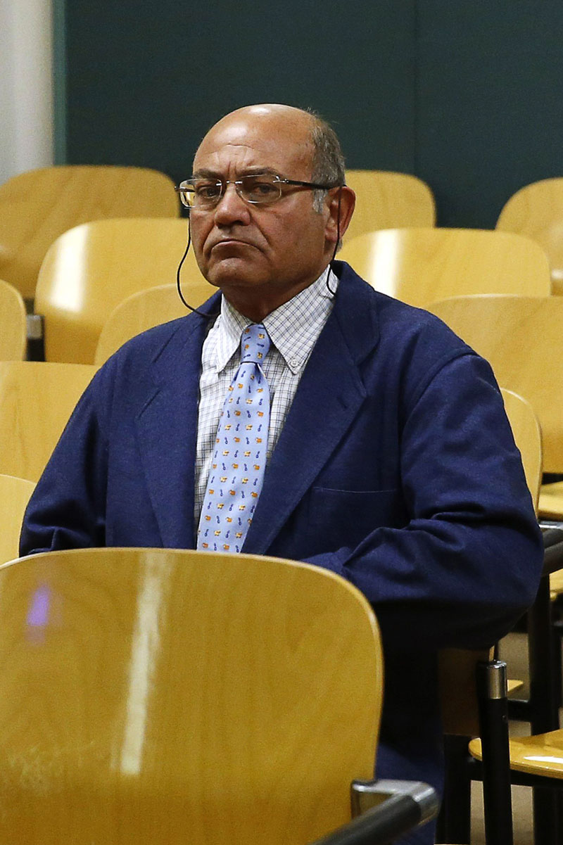 Gerardo diaz derran, abuelo de anton, taburete