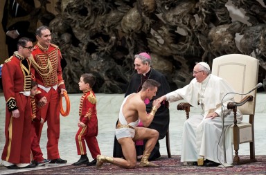 El Papa Francisco en el circo