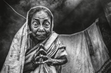 La doble condena de ser viuda