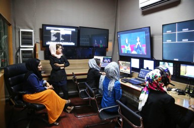 Una televisión por y para mujeres en Afganistán