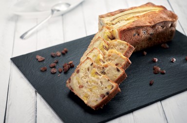 ‘Plum cake’ de plátano y pasas al ‘brandy’