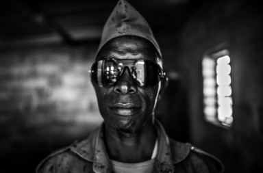 No te gustará tener enfrente a este hombre