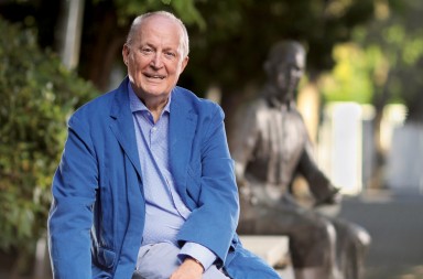 Fernando García de Cortázar: «Muchos lugares de mi libro los he conocido en bodas. ¡He casado a más de 500 parejas!»