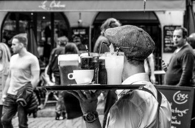 Propinas, ¿tienen los días contados?