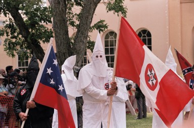 Un negro dentro del Ku Klux Klan