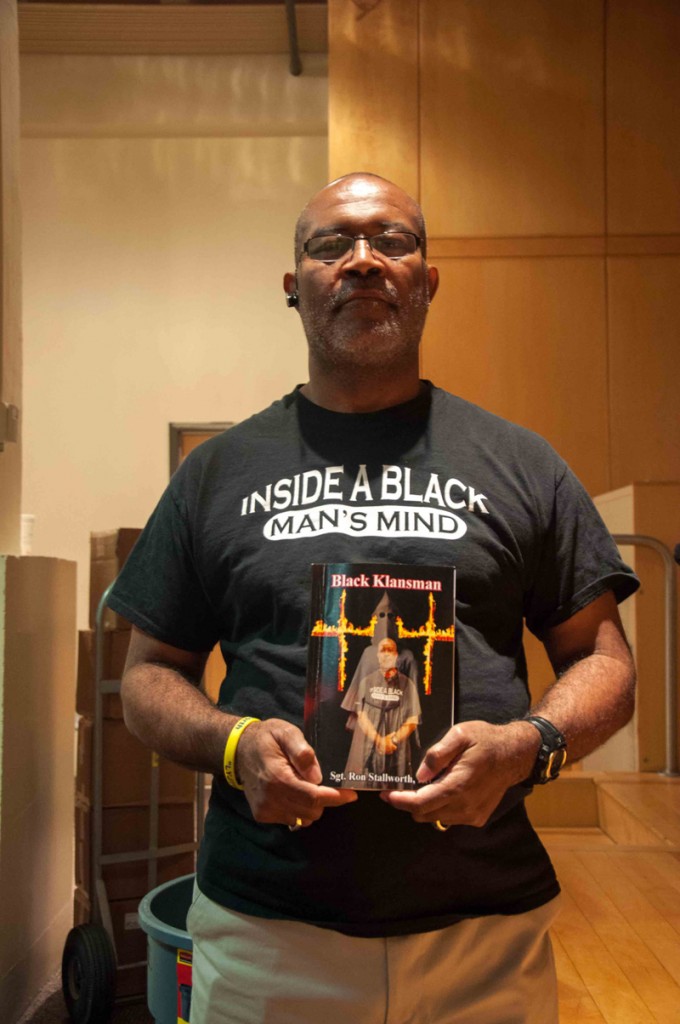 negro en el Ku Klus Klan