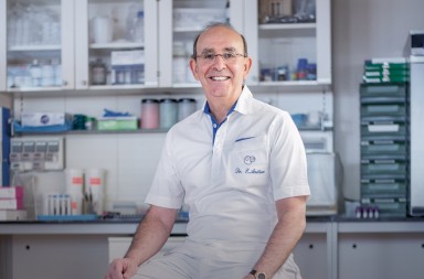 Eduardo Anitua: «Si la salud dental fuera gratis, la gente iría a la sanidad pública a que le lavaran los dientes»