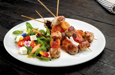 Brochetas de cerdo y albaricoque