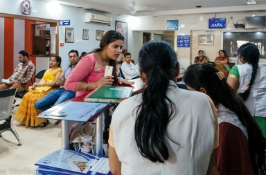 La clínica india que no pone límites a la maternidad