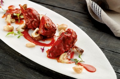 Cordero con setas y ajos