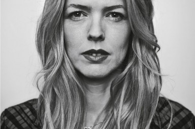 Christina Rosenvinge: «A la niña que fui le diría: ‘No vendas los vinilos y no te preocupes tanto, todo va a salir bien»»