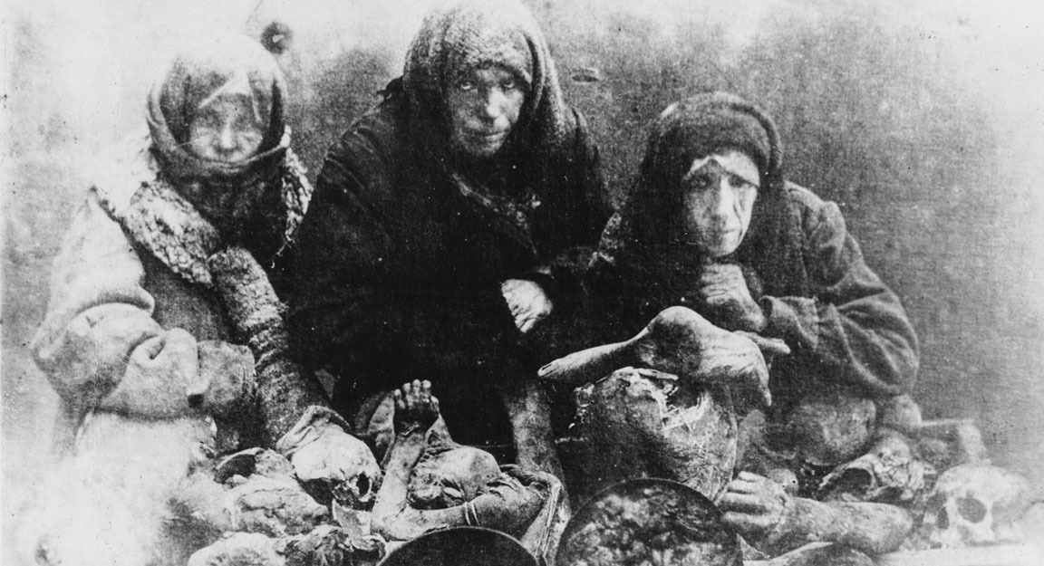 Resultado de imagen para Anne Applebaum, Hambruna roja. La guerra de Stalin contra Ucrania,