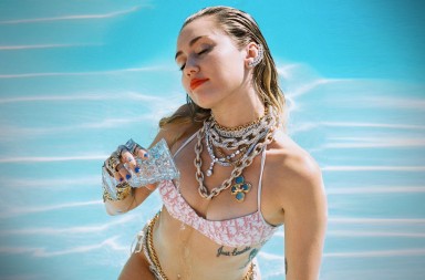 Antes ahogada que sencilla