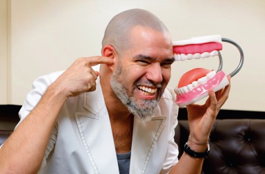 Iván Malagón: «Tener todos los dientes como teclas de piano es horroroso. La gente no está formada…»