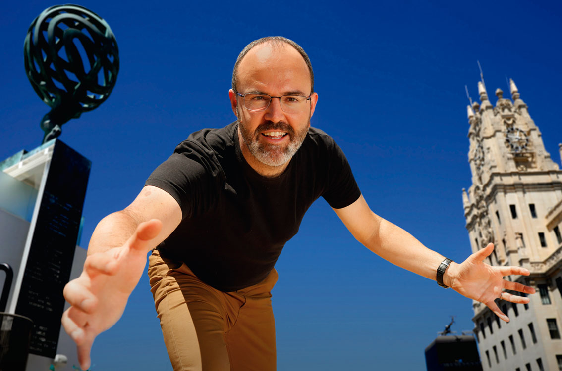 Leandro Pérez: «Los chavales y los adultos leemos y escribimos hoy más que nunca. No tengo dudas»