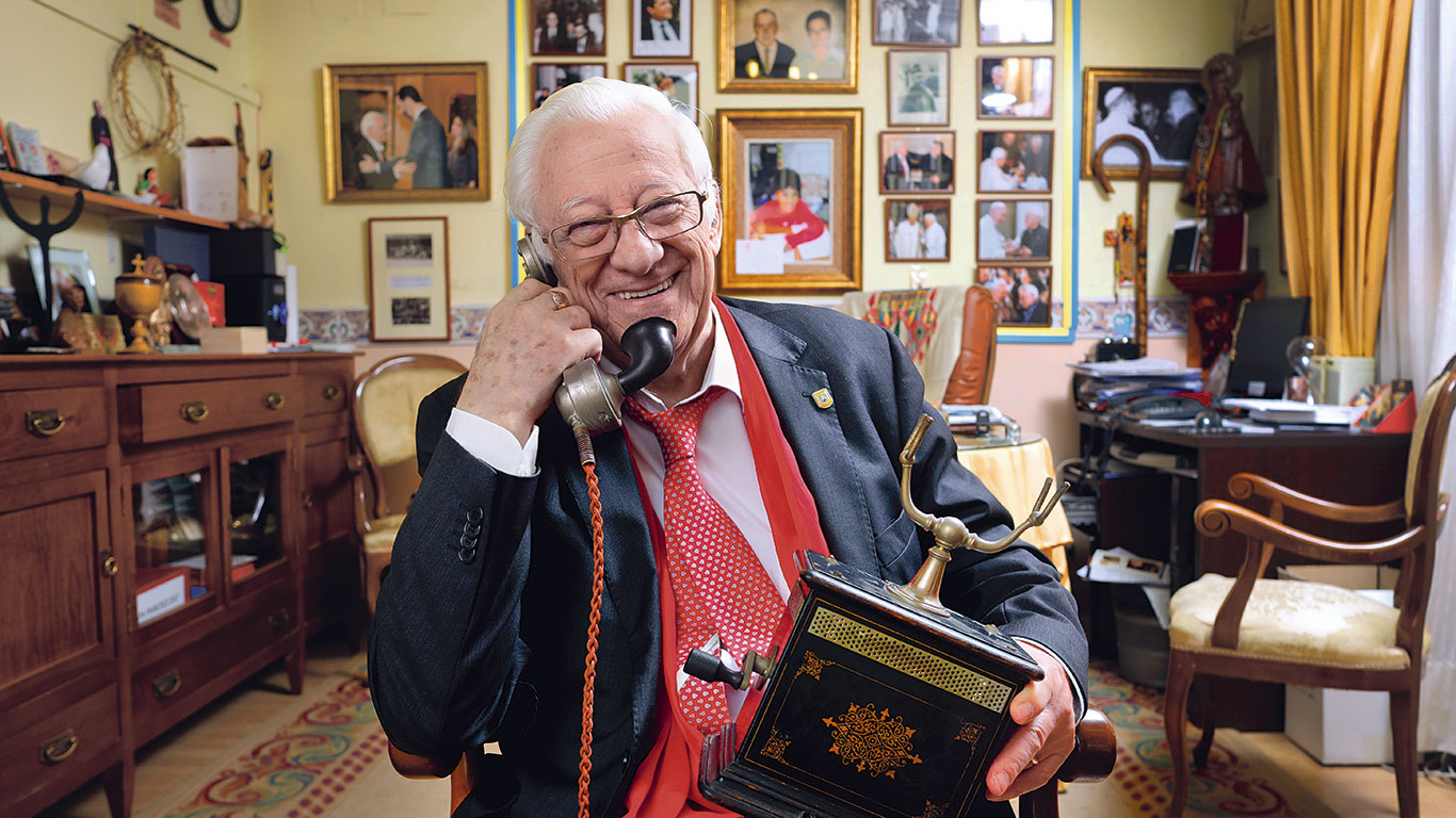 Padre Ángel: «¿Que los hijos de hoy viven peor que sus padres? No te lo crees ni tú…»